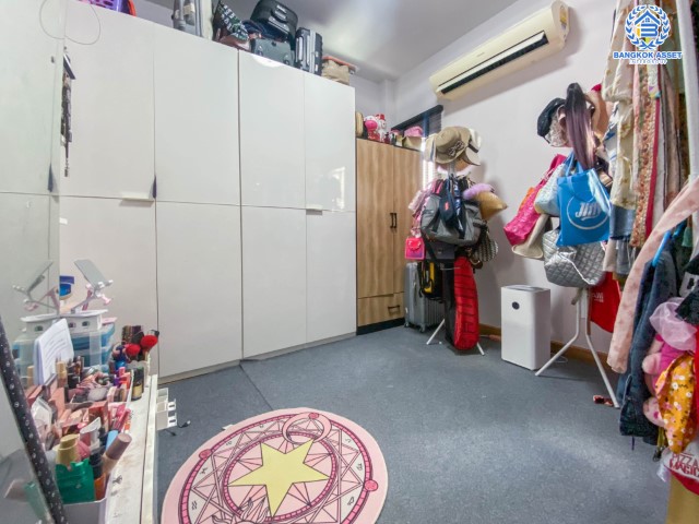 *****บ้านเดี่ยวมือสองย่านกรุงเทพฯ ม.สิริกานต์3 บางใหญ่-กาญจนาฯ เนื้อที่กว้างเกือบ 67 ตร.ว. พร้อมฟังก์ชัน 4 ห้องนอน 3 ห้องน้ำ ที่จอดรถ 2 คัน สภาพสวย พร้อมเข้าอยู่ แถมฟรี! เครื่องปรับอากาศ 6 เครื่อง บนทำเลแห่งการเดินทาง ใกล้รถไฟฟ้าสายสีม่วง "สถานีคลองบางไผ่" และทางด่วน "ศรีรัช"